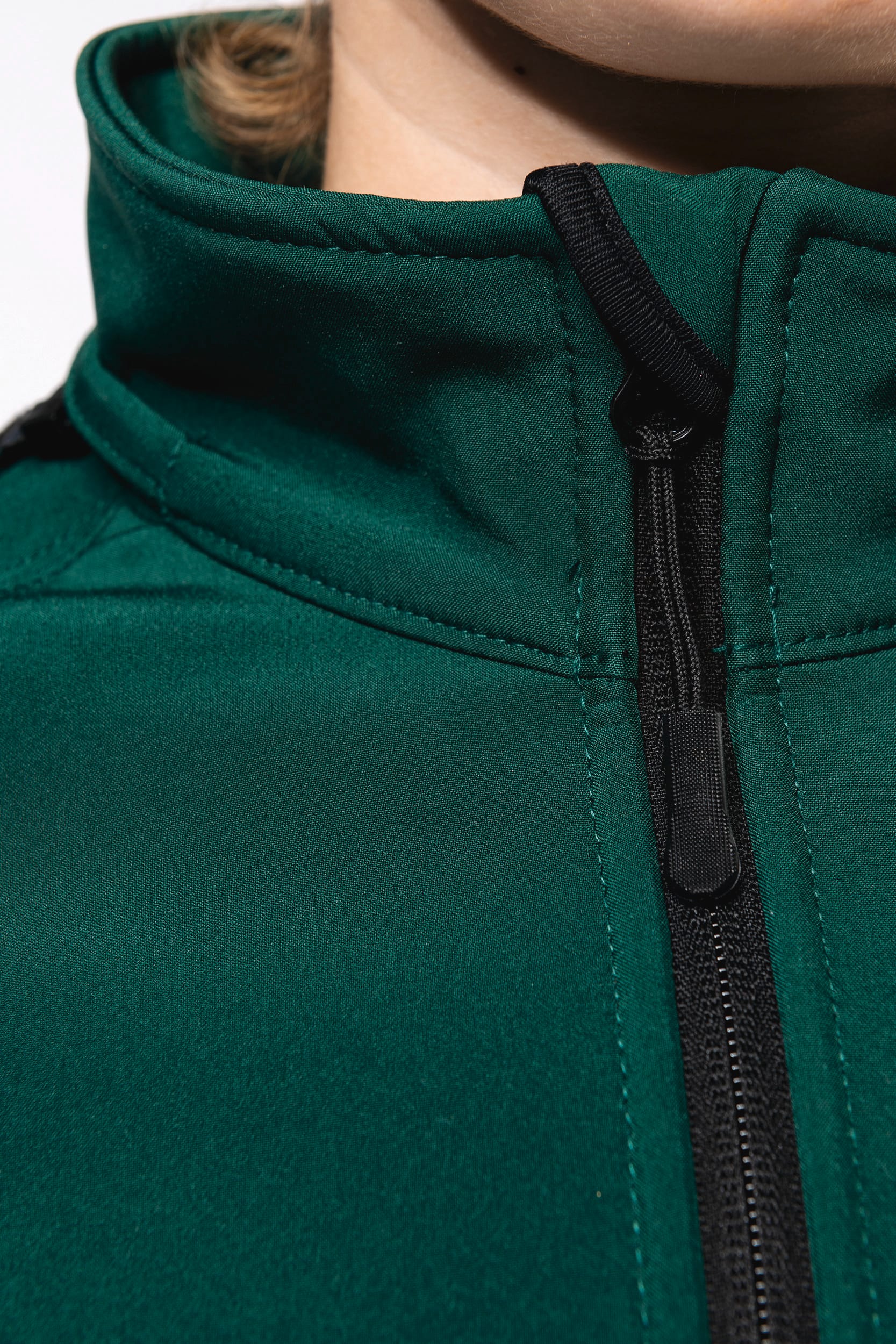Dames softshell jas met afneembare capuchon