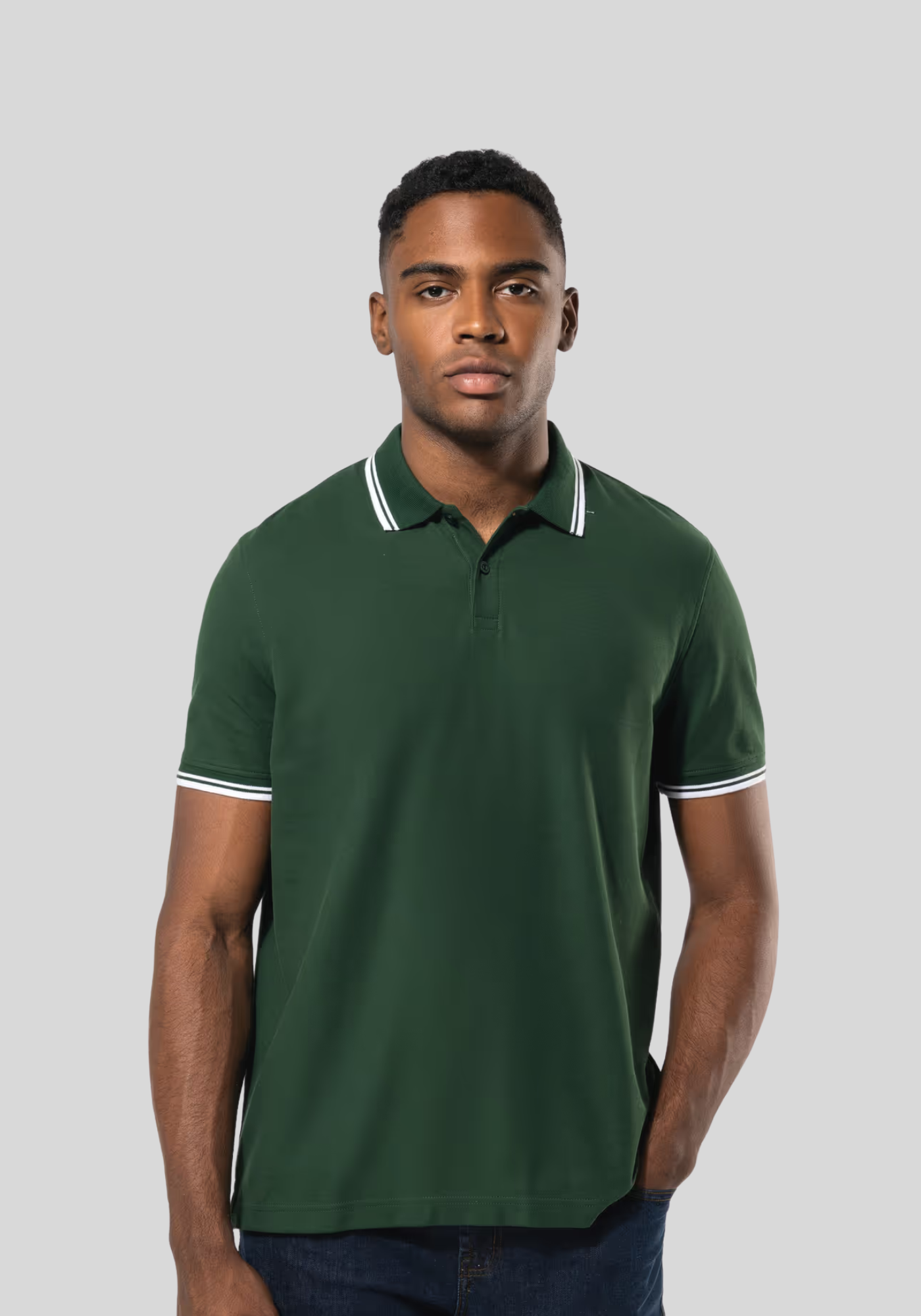 Herenpolo met korte mouwen en contrasterende bies